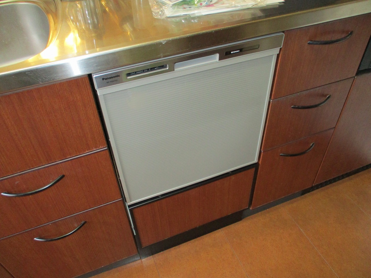 Panasonic製食器洗い乾燥機 NP-45MS9S