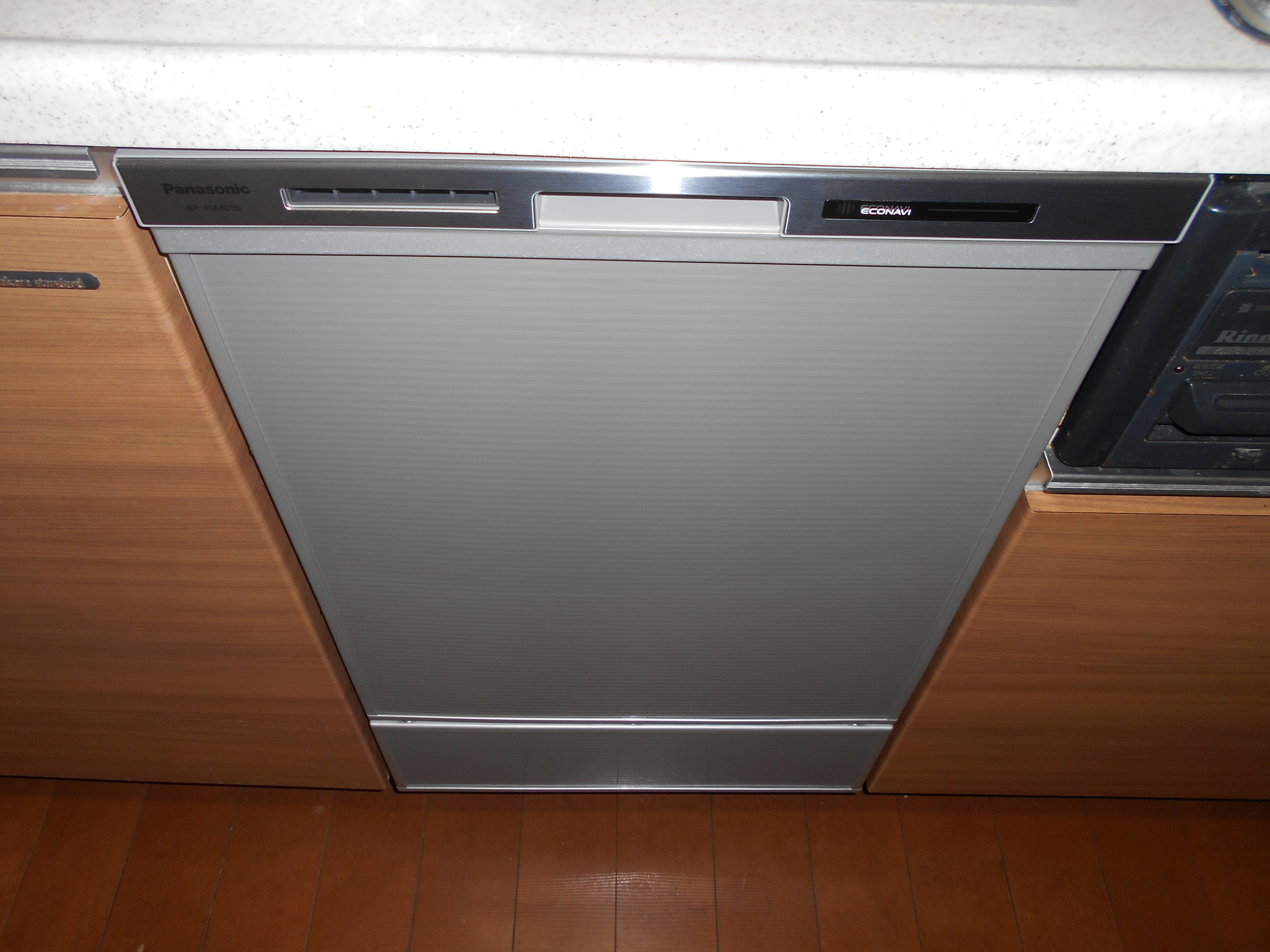 Panasonic製食器洗い乾燥機 NP-45MD9S