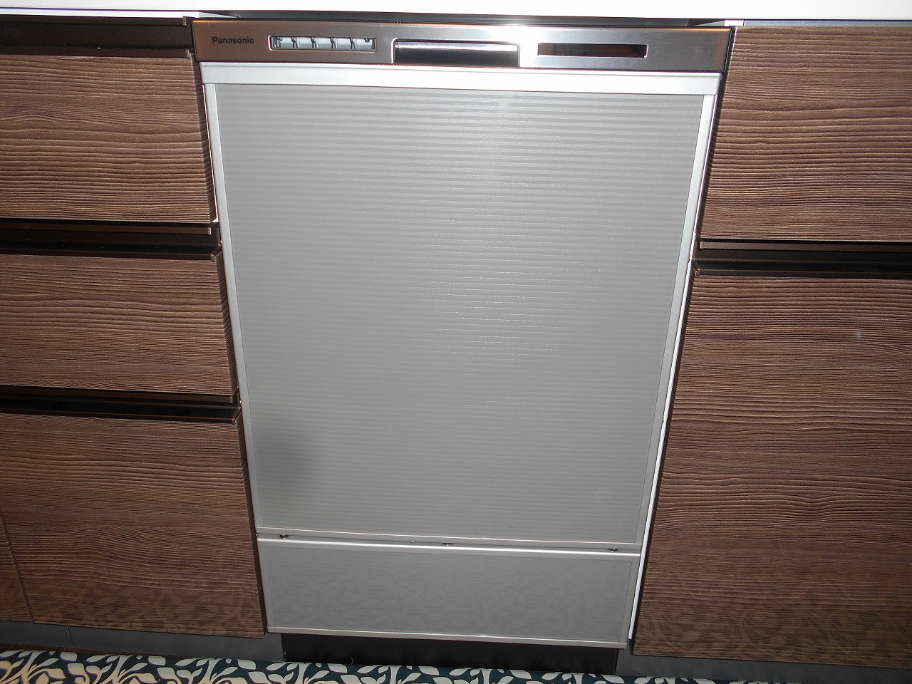 Panasonic製食器洗い乾燥機 NP-45MD9S