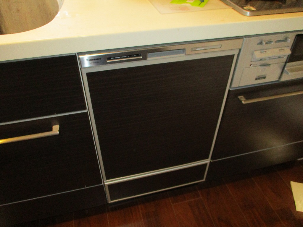 Panasonic製食器洗い乾燥機 NP-45MD9S