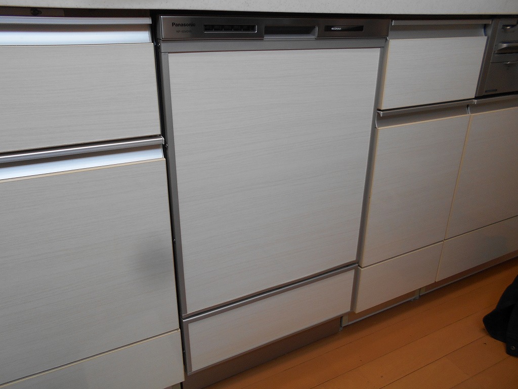 Panasonic製食器洗い乾燥機 NP-45MD9S