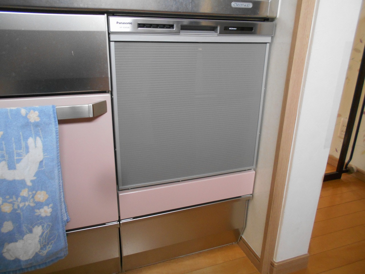 Panasonic製食器洗い乾燥機 NP-45MS9S
