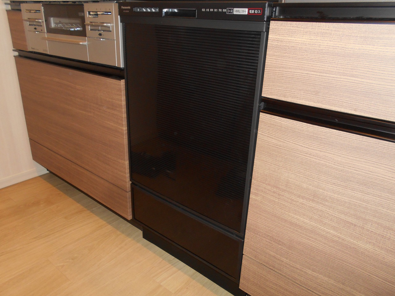 Panasonic製食器洗い乾燥機 NP-45RD9K