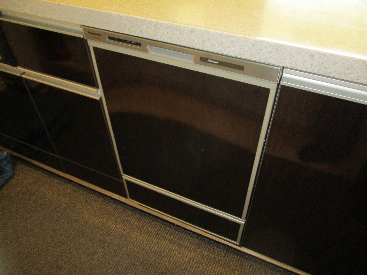Panasonic製食器洗い乾燥機 NP-45MD9S