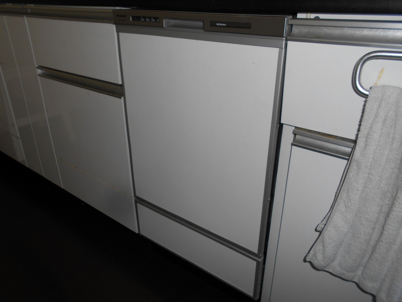 Panasonic製食器洗い乾燥機 NP-45MD9S