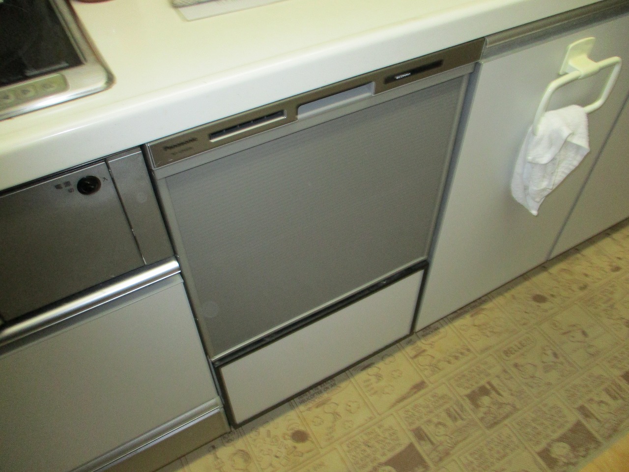 Panasonic製食器洗い乾燥機 NP-45MS9S
