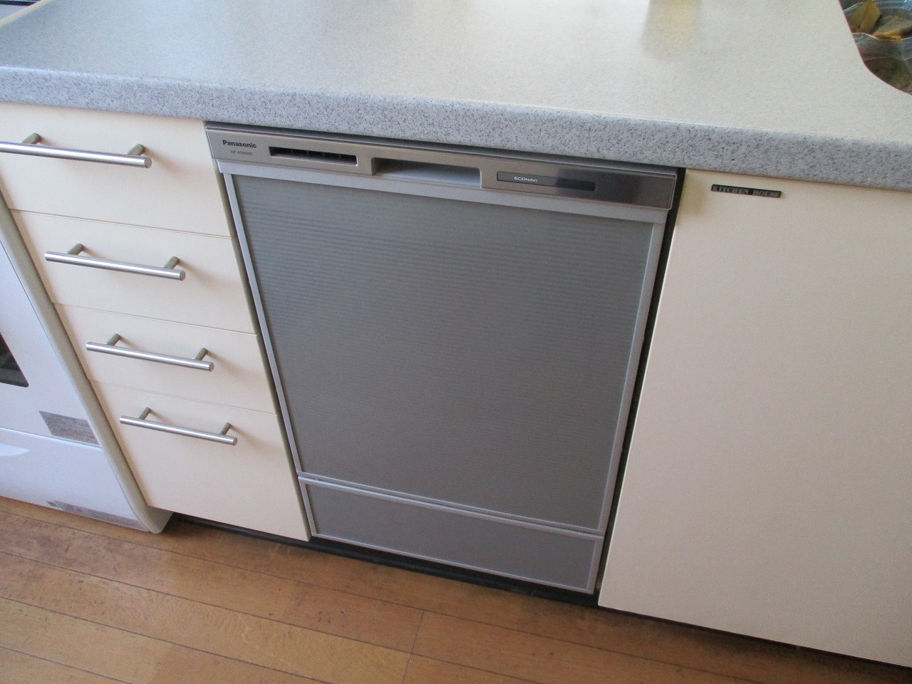 Panasonic製食器洗い乾燥機 NP-45MD9S