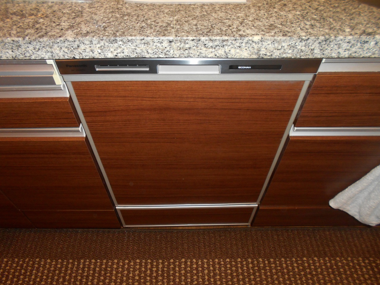 Panasonic製食器洗い乾燥機 NP-45MD9S