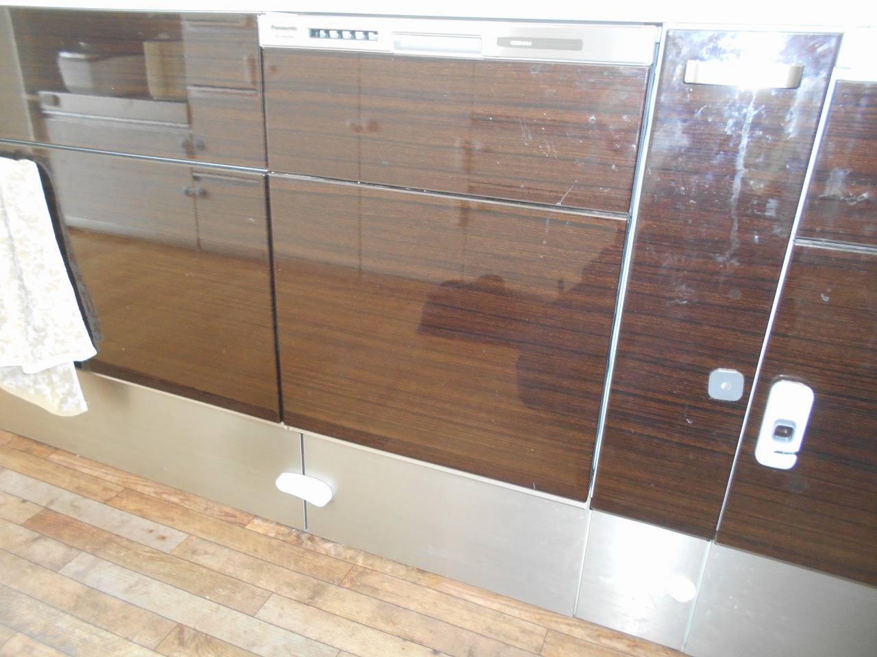 Panasonic製食器洗い乾燥機 NP-45MD9W