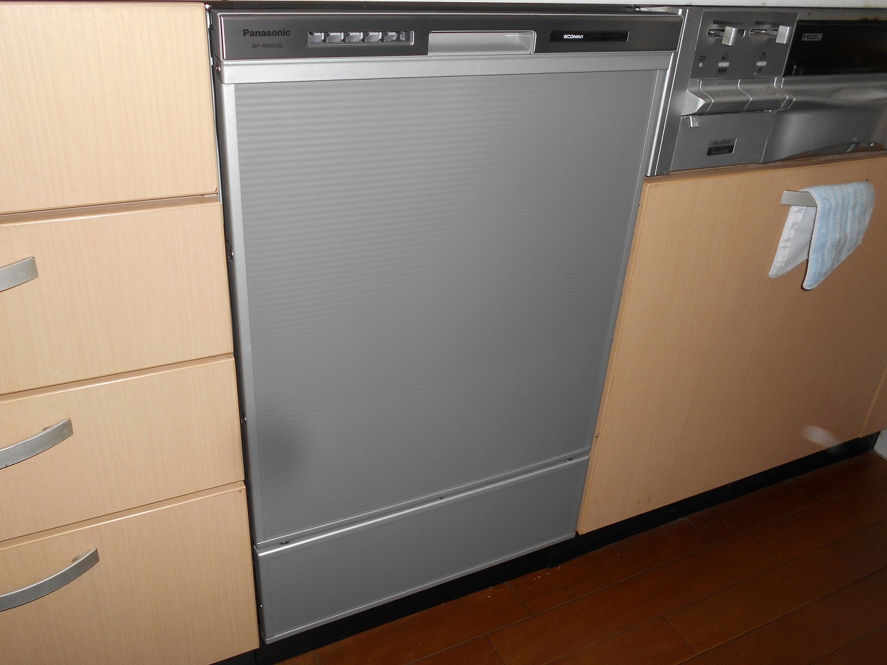 Panasonic製食器洗い乾燥機 NP-45MD9S
