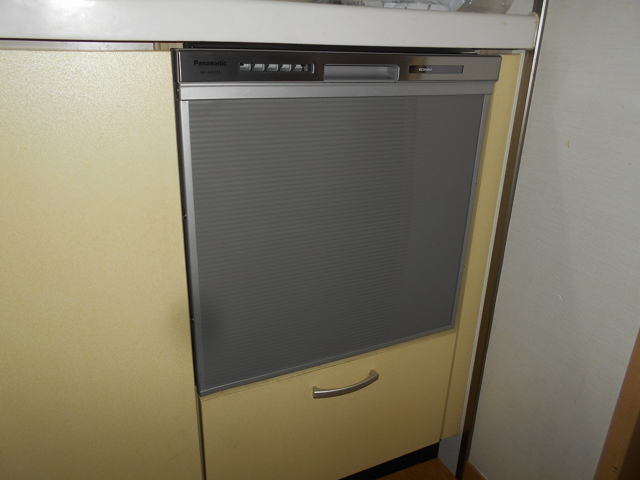 Panasonic製食器洗い乾燥機 NP-45MS9S　