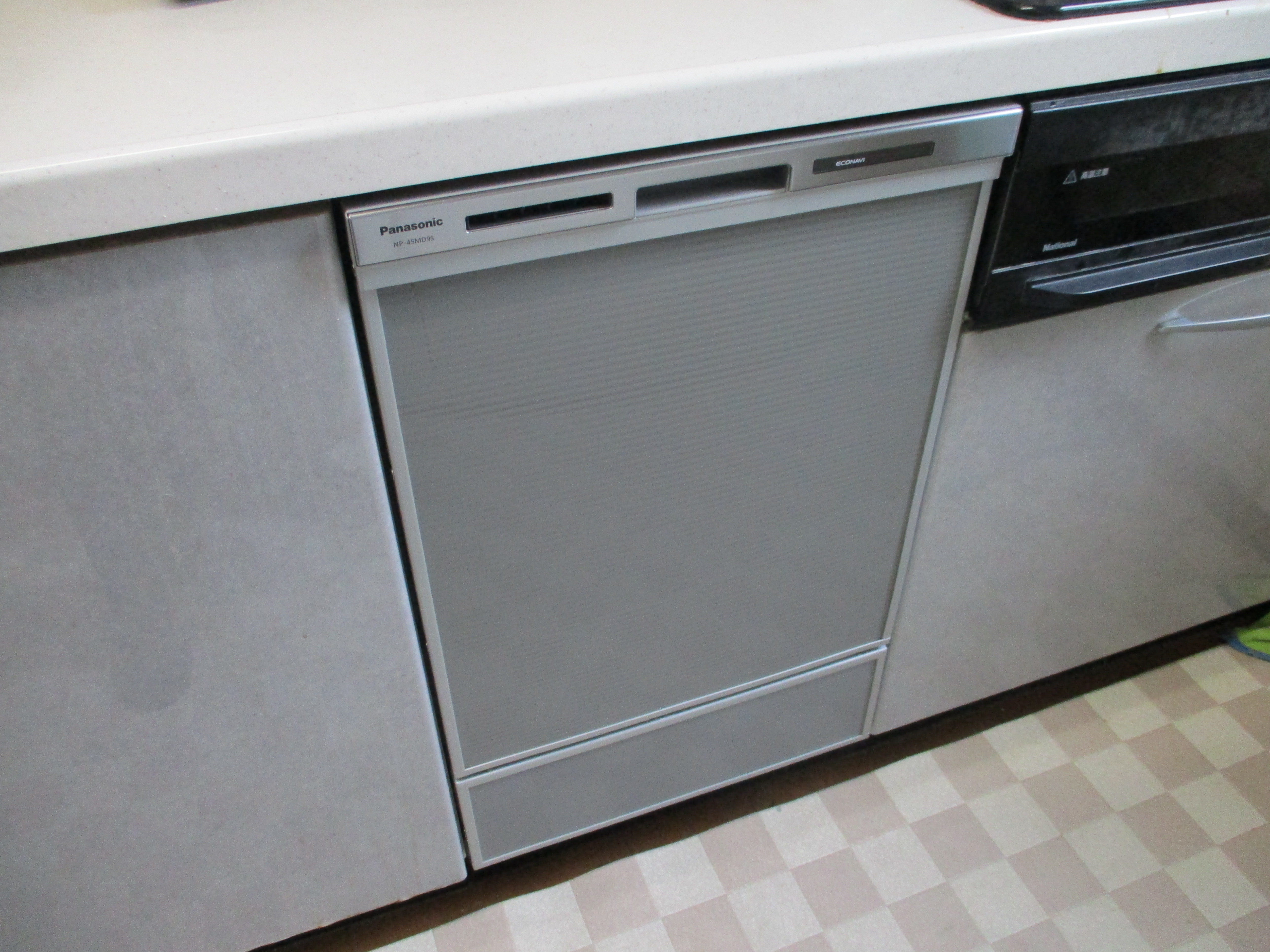 Panasonic製食器洗い乾燥機 NP-45MD9S