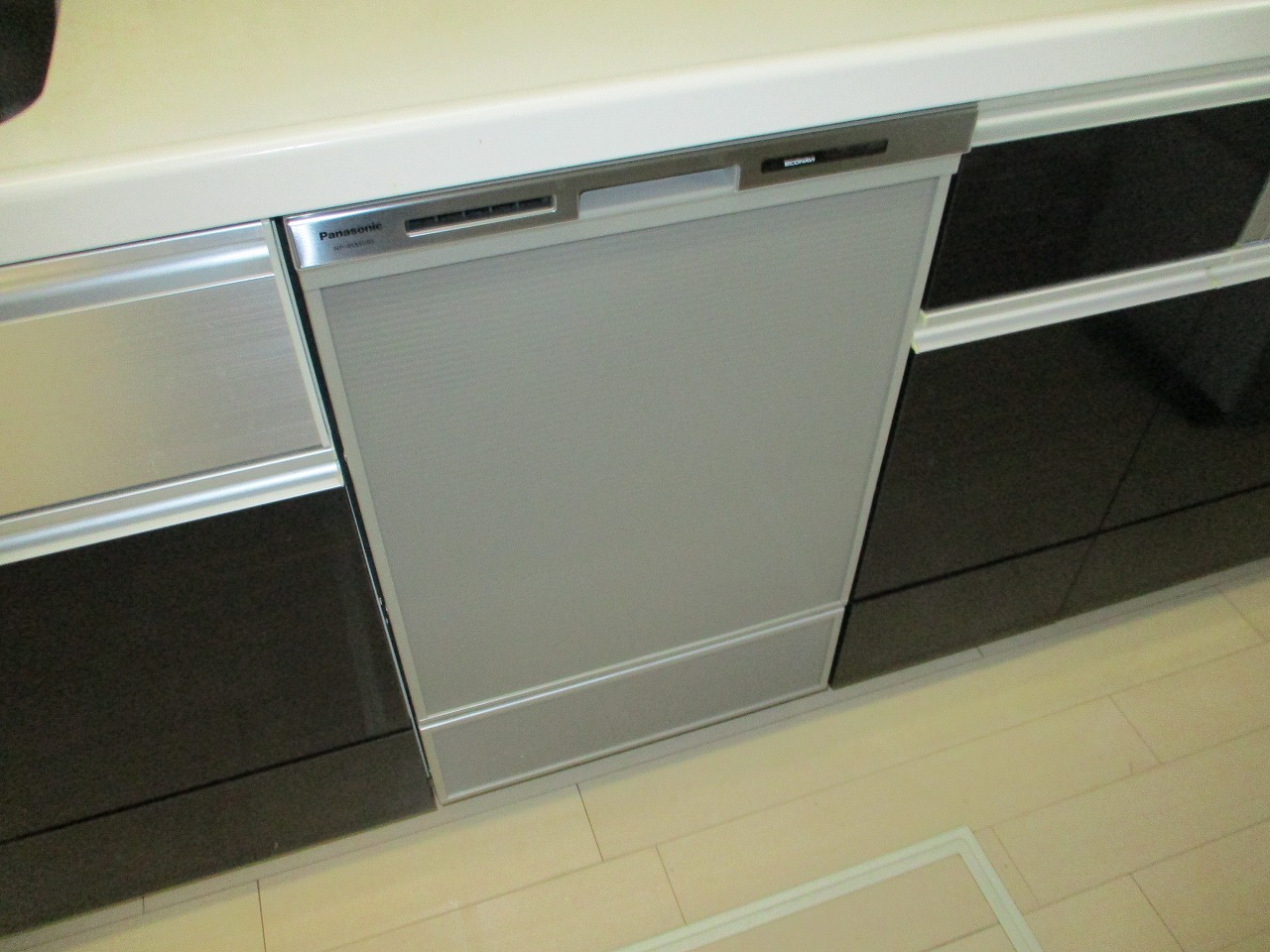Panasonic製食器洗い乾燥機 NP-45MD9S