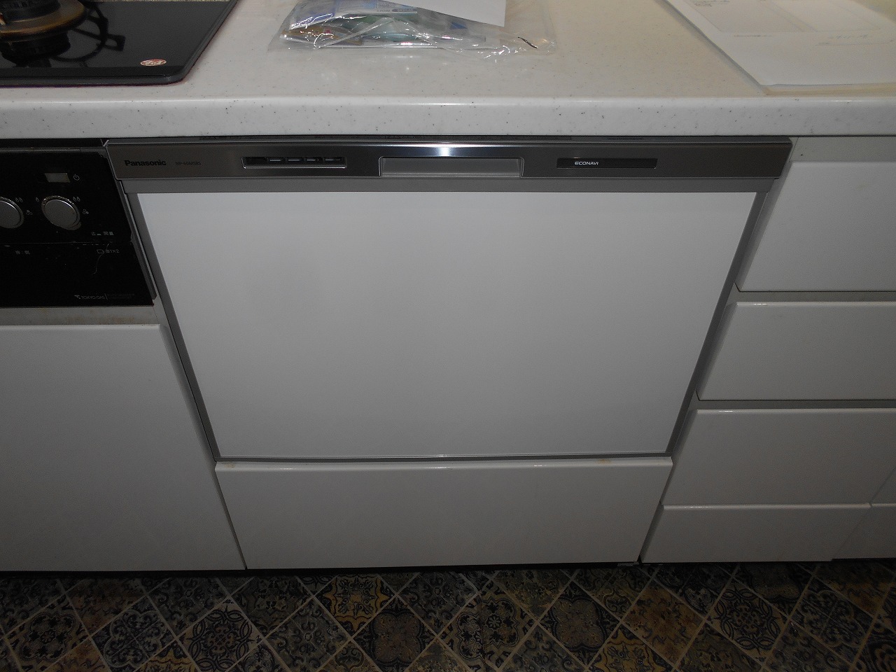 Panasonic製食器洗い乾燥機 NP-60MS8S　