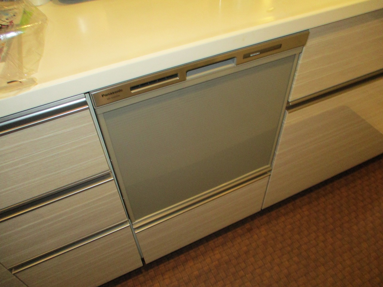 Panasonic製食器洗い乾燥機 NP-45MS9S