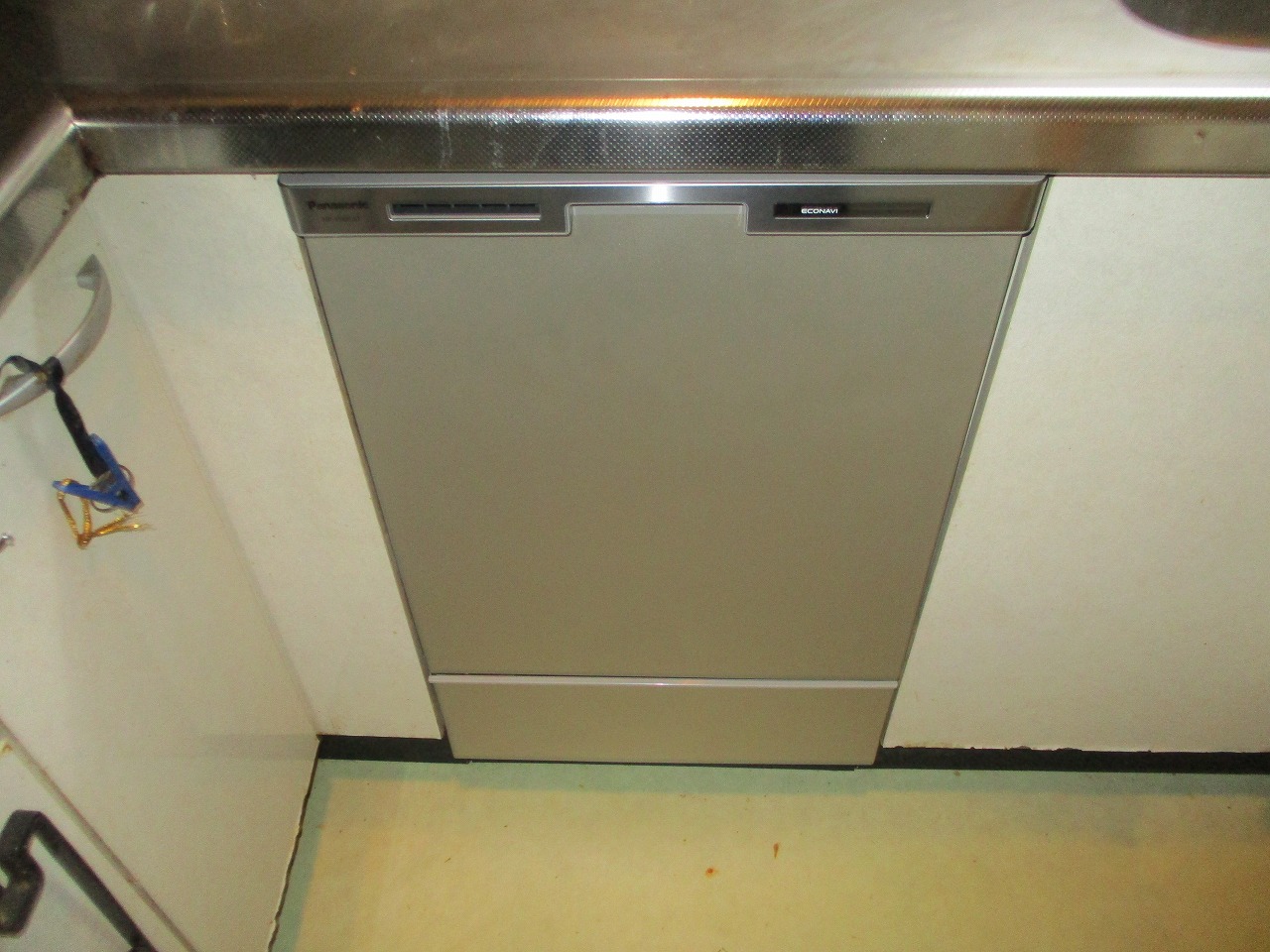 Panasonic製食器洗い乾燥機 NP-45MC6T