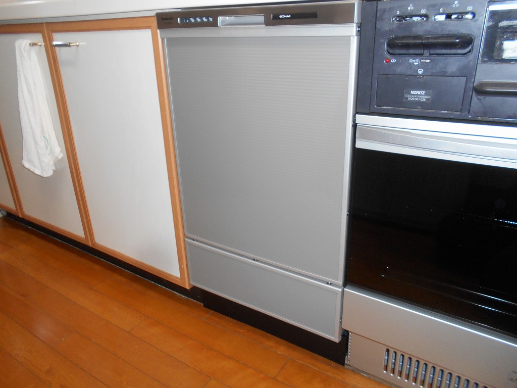 Panasonic製食器洗い乾燥機 NP-45MD9S