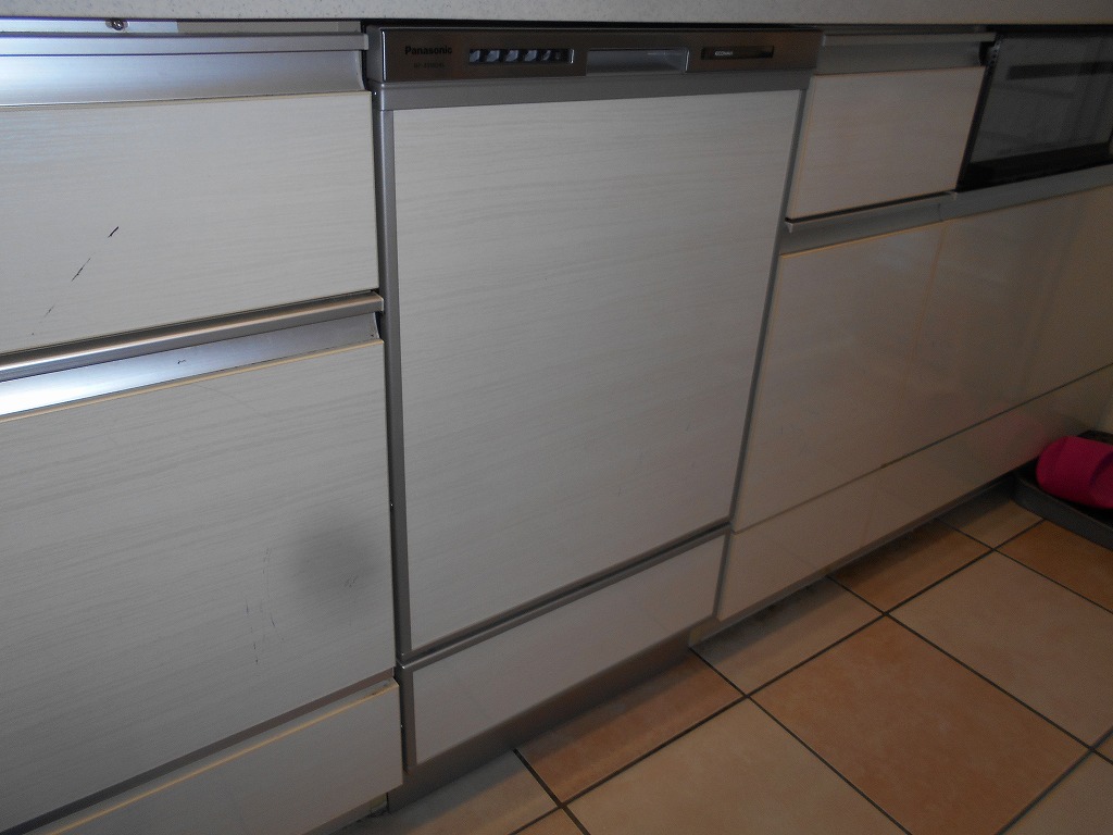 Panasonic製食器洗い乾燥機 NP-45MD9S