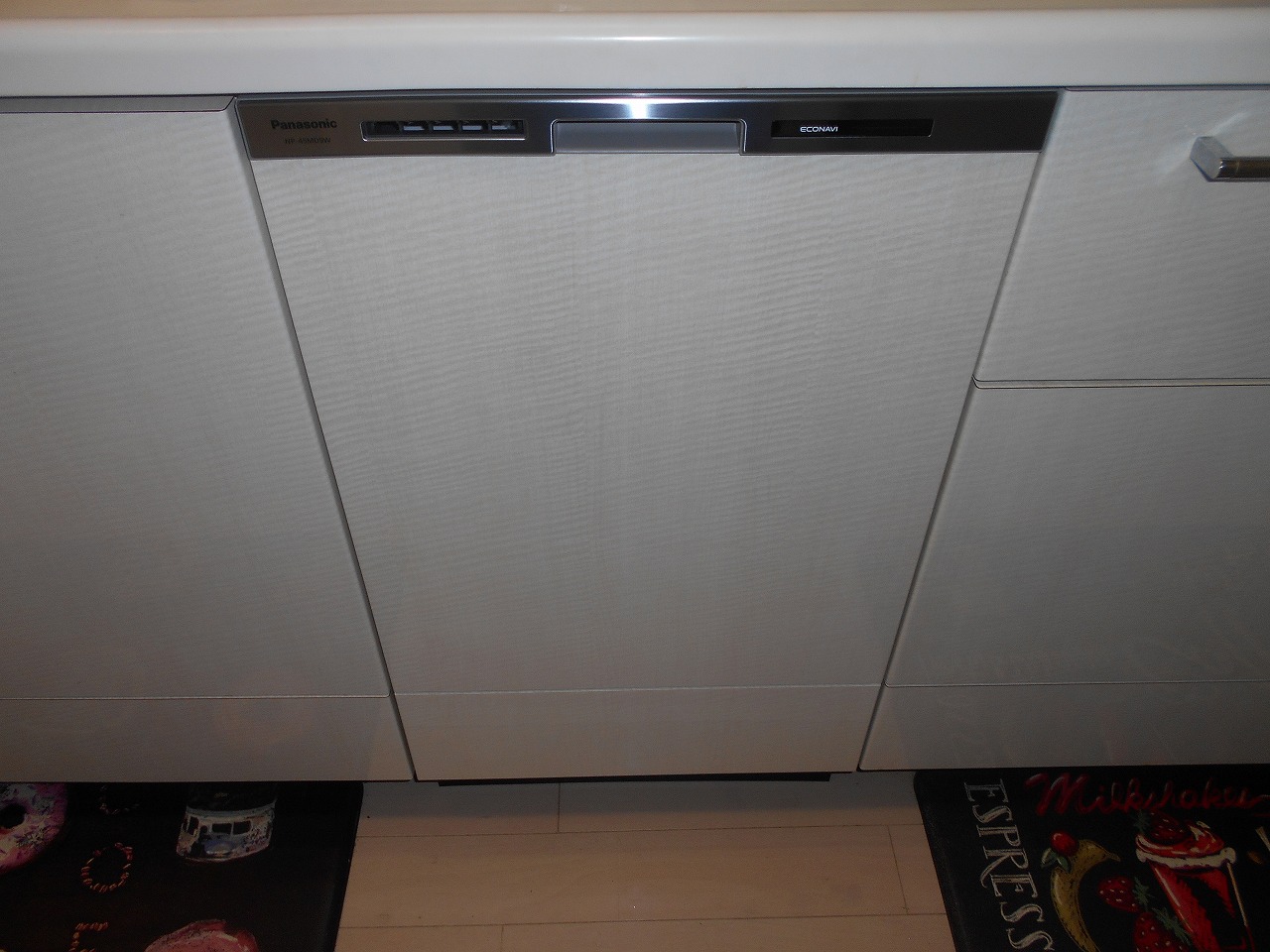Panasonic製食器洗い乾燥機 NP-45MD9W
