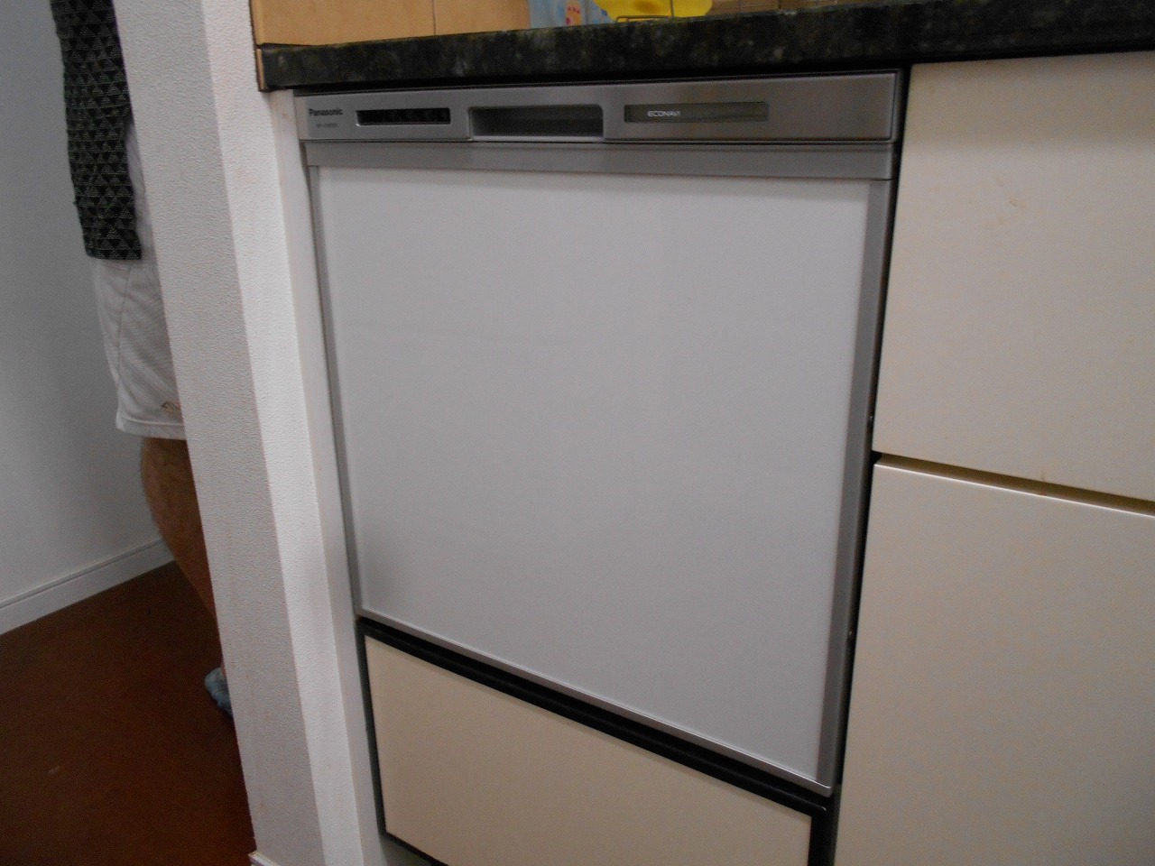 Panasonic製食器洗い乾燥機 NP-45MS9S