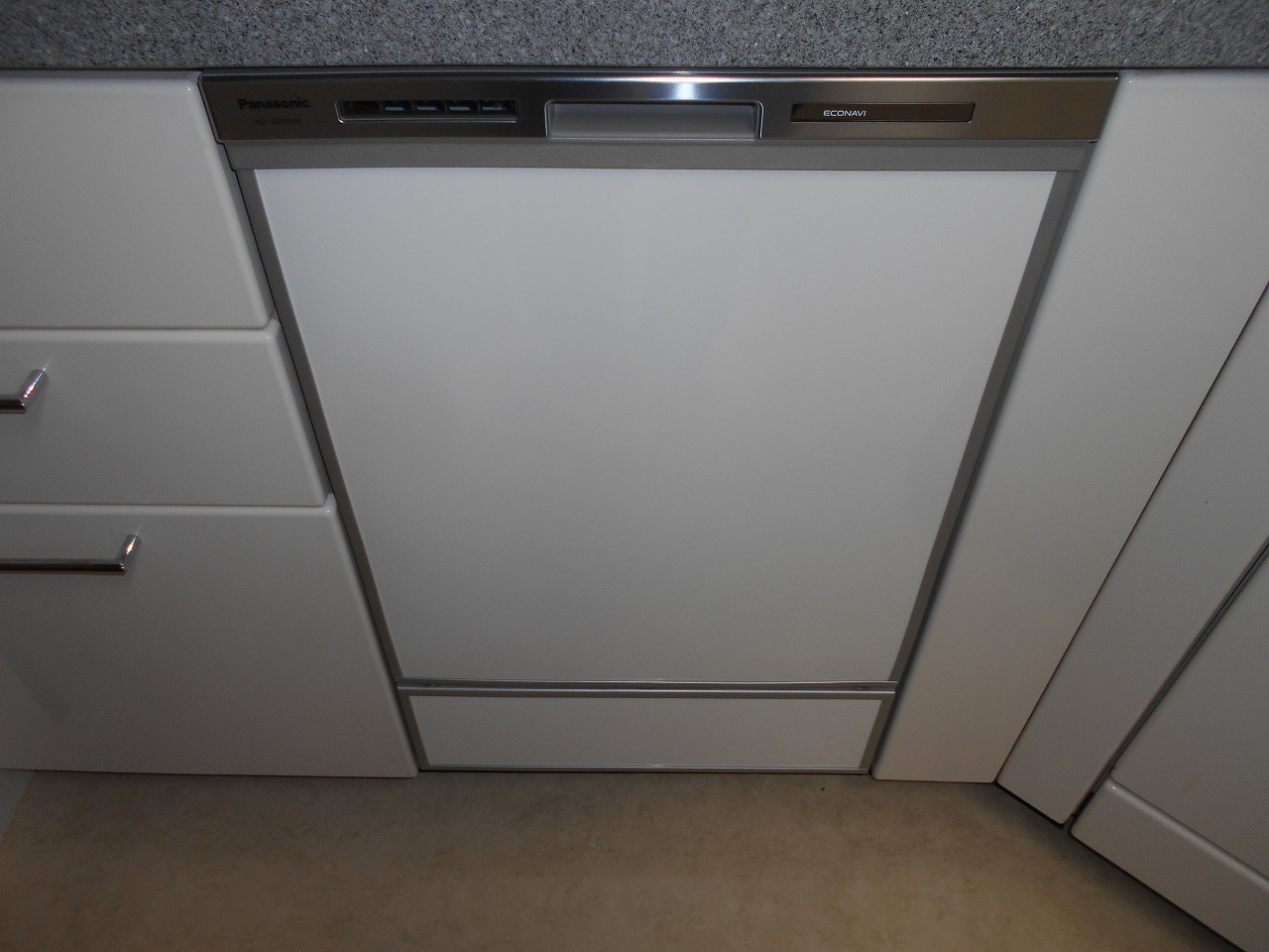 Panasonic製食器洗い乾燥機 NP-45MD9S