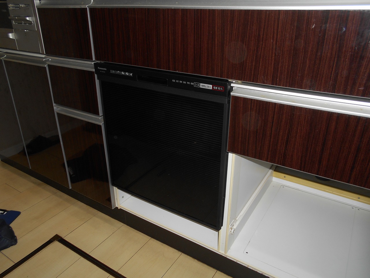 Panasonic製食器洗い乾燥機 NP-45RS9K