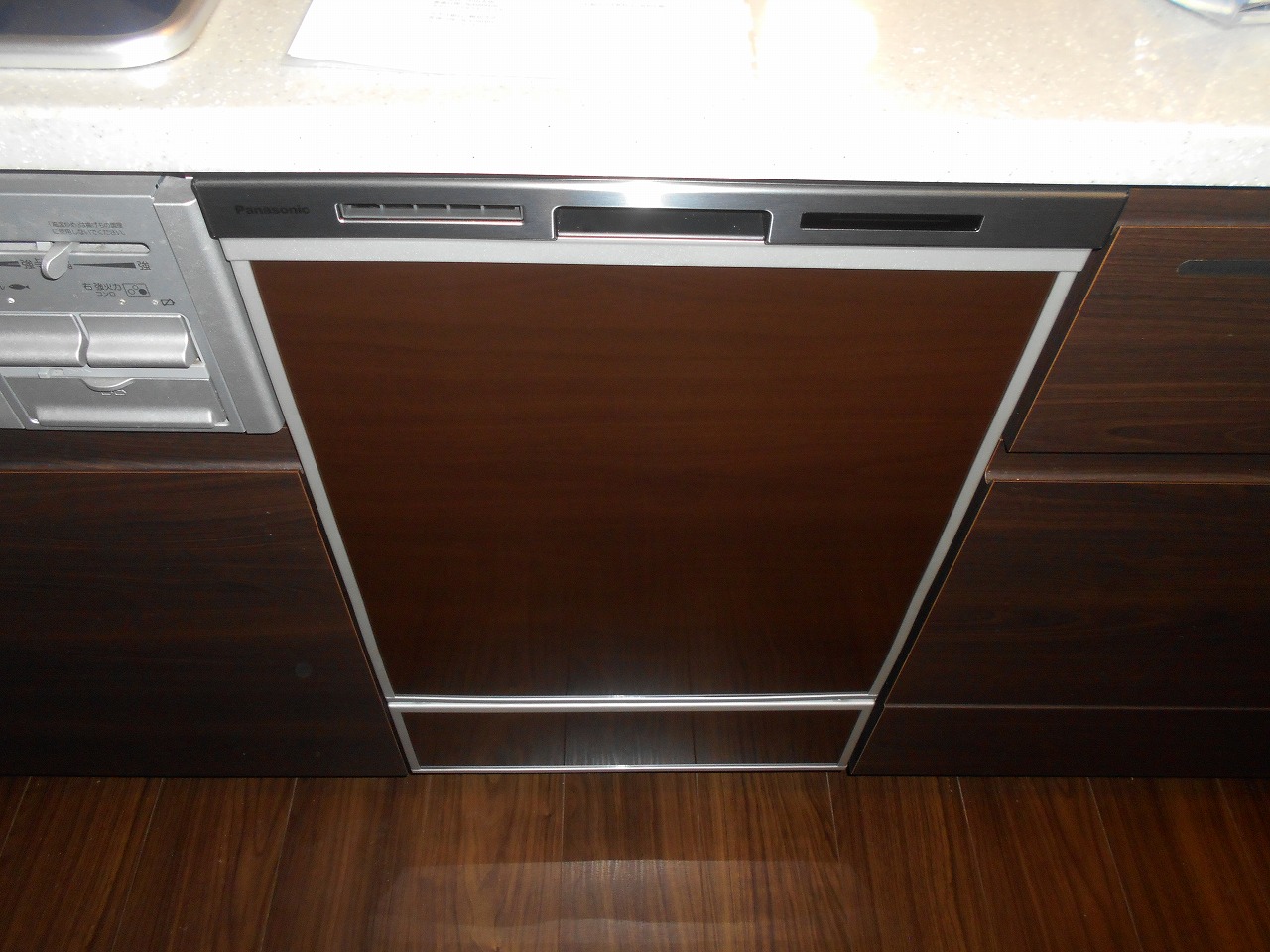 Panasonic製食器洗い乾燥機 NP-45MD9SP