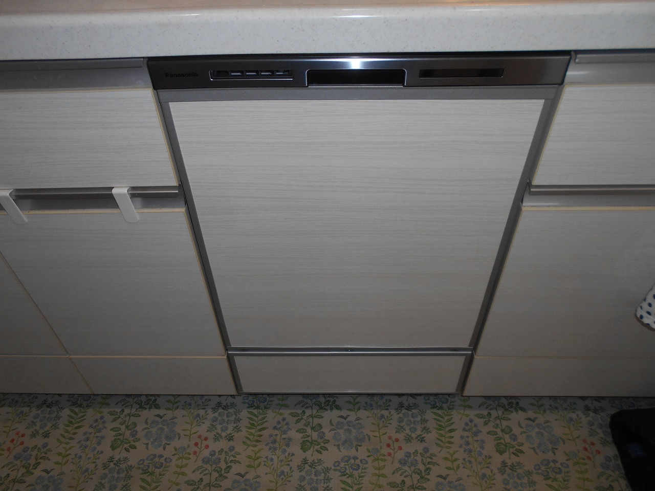 Panasonic製食器洗い乾燥機 NP-45MD9SP