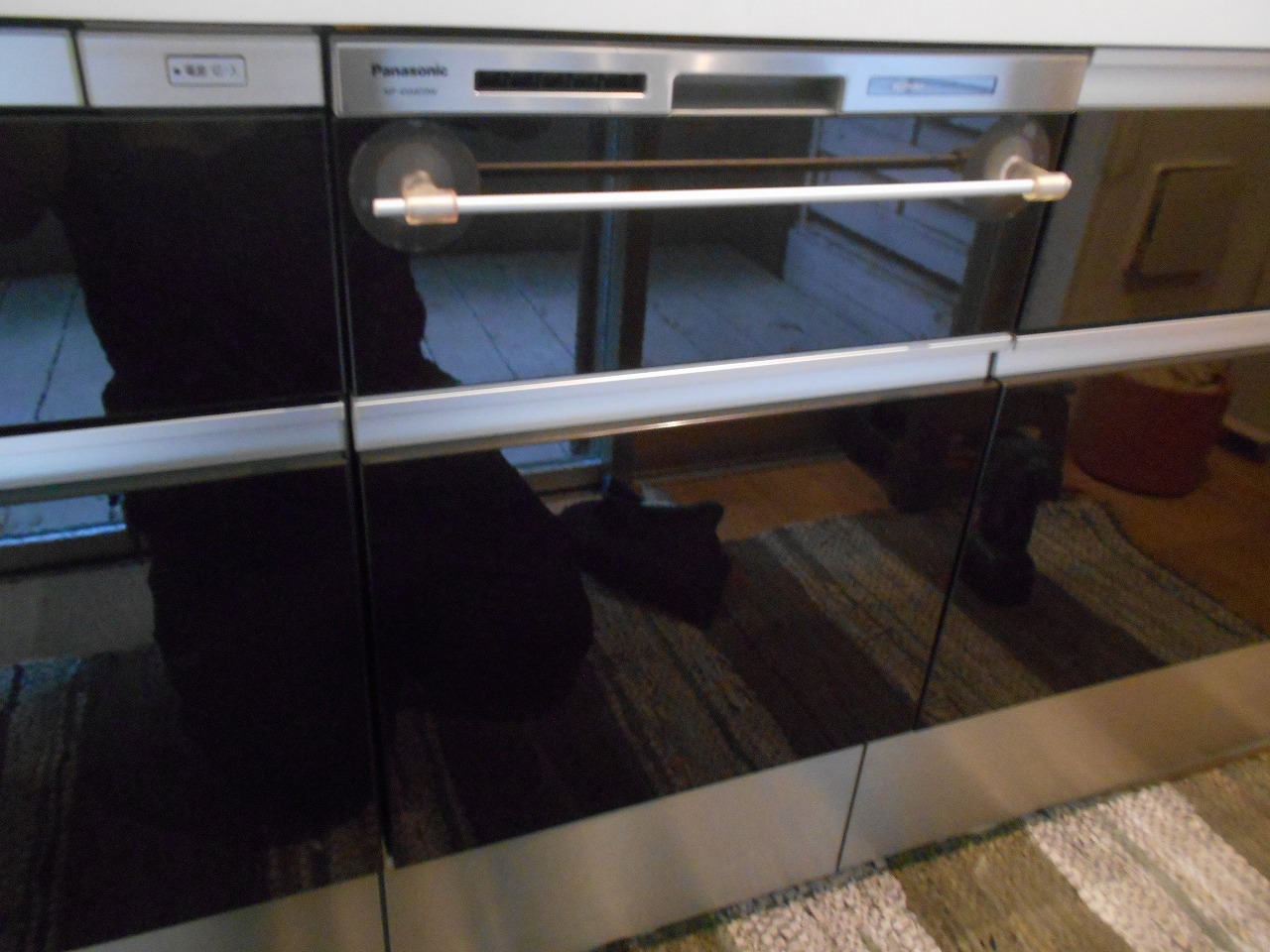 Panasonic製食器洗い乾燥機 NP-45MD9W