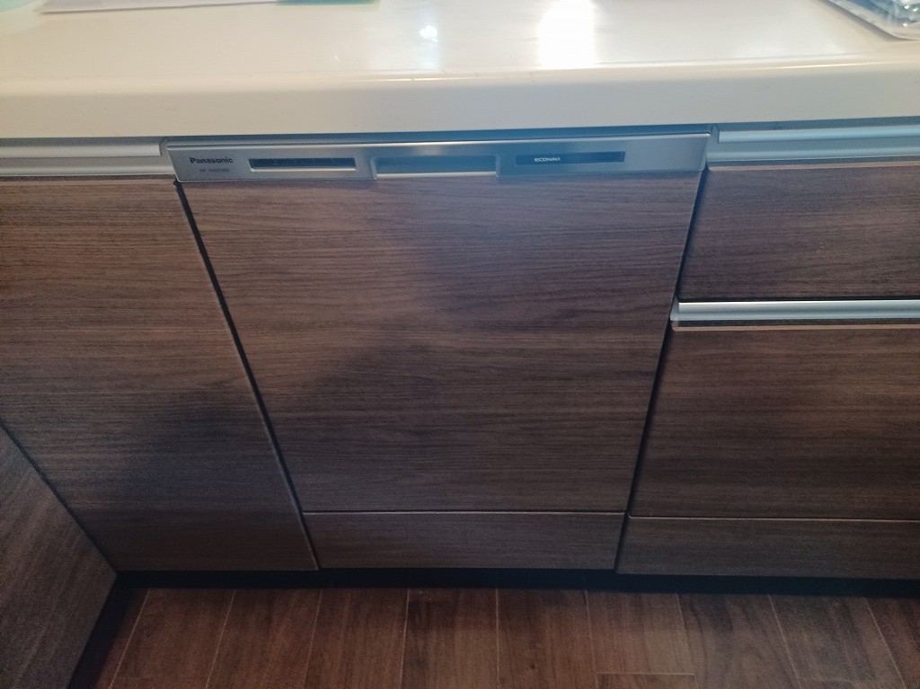 Panasonic製食器洗い乾燥機 NP-45MD9W