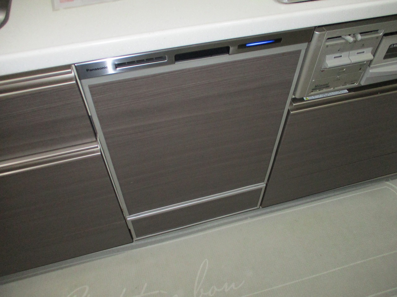 Panasonic製食器洗い乾燥機 NP-45MD9SP