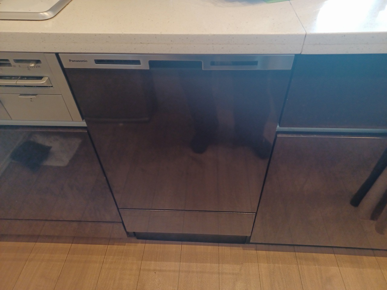 Panasonic製食器洗い乾燥機 NP-45MD9WP