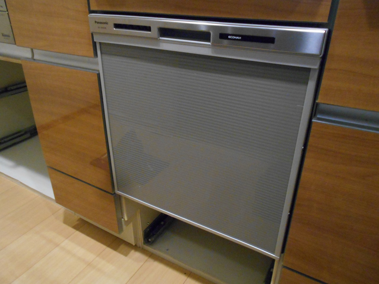 Panasonic製食器洗い乾燥機 NP-45MS9S